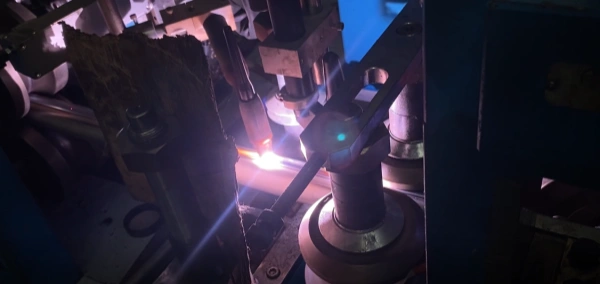EFW welded pipe manufacturing process: in-line welding EFW welded pipe manufacturing process: in-line welding